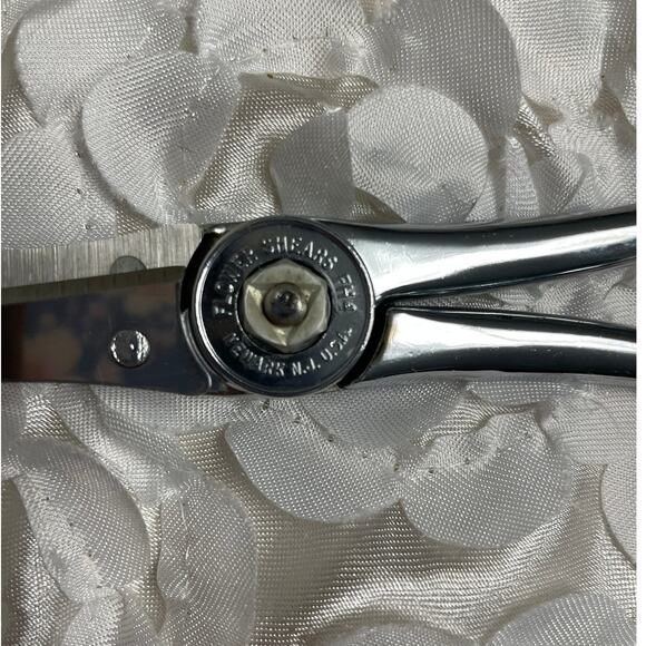 Vintage Wiss Flower Floral Shears FH4 Newark N.J. USA with flower accents EUC - Picture 5 of 5